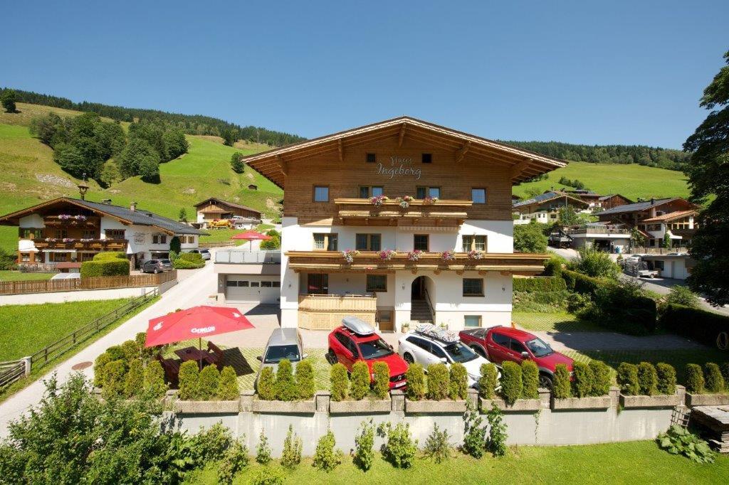 Gaestehaus Ingeborg Saalbach-Hinterglemm Bagian luar foto